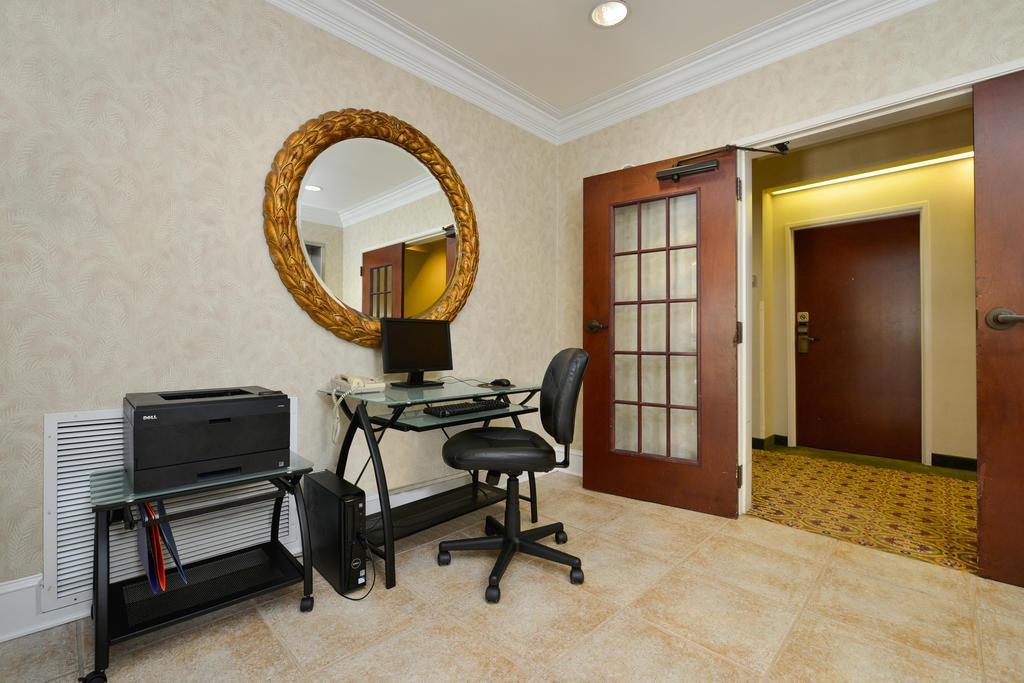 Comfort Suites Myrtle Beach Central Екстер'єр фото